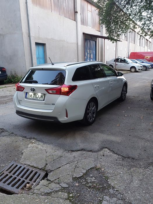 Toyota Auris 1.8 Benzina+Hybrid (baterie nouă)