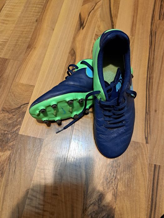 Ghete fotbal cu crampoane