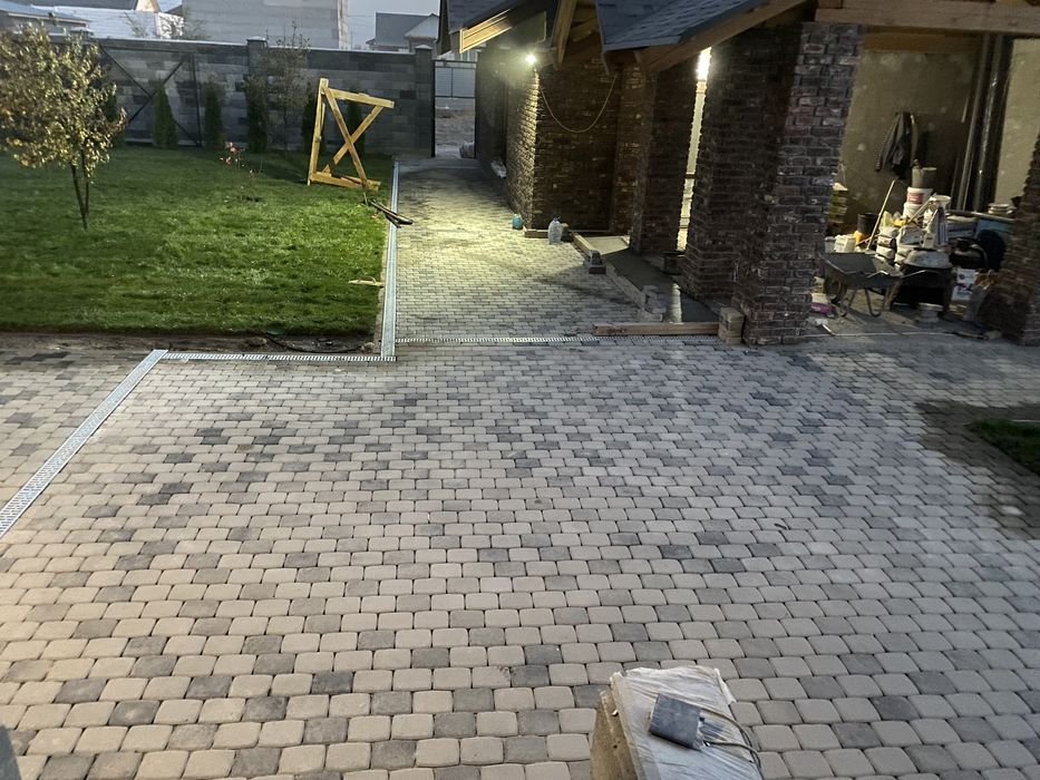 Укладка брусчатки, Газон рулоный