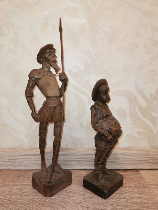 Дървени фигури Дон Кихот и Санчо Панса масив от едно  парче !