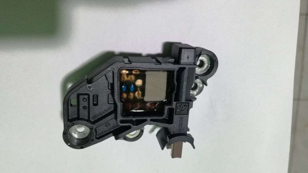 Releu alternator Dacia Logan 1.2,Clio 1.2 16V mufa cu 1 pin