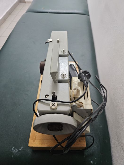 Продам Швейную машинку