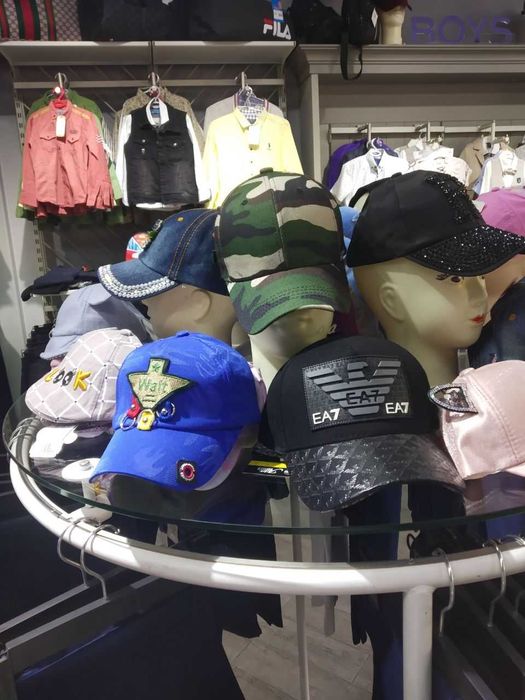 Продам Действующий Бутик Магазин со всем оборуд 1 линия