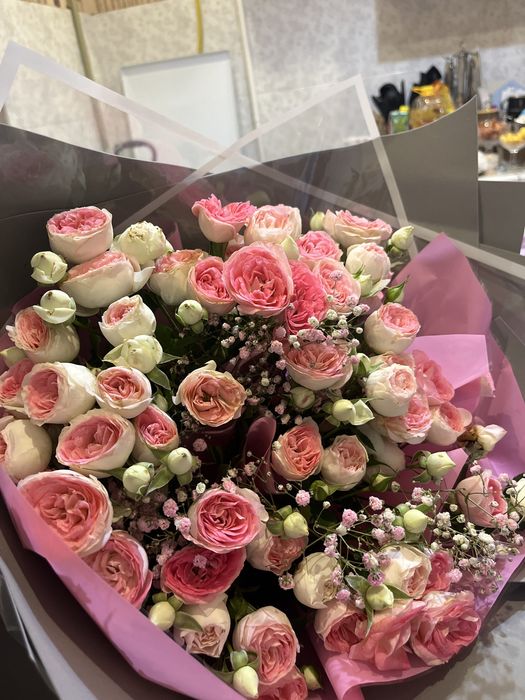 Кустовые розы продаю