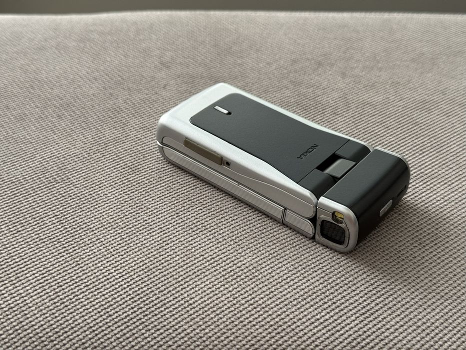 Уникат/Като Нова Nokia N90