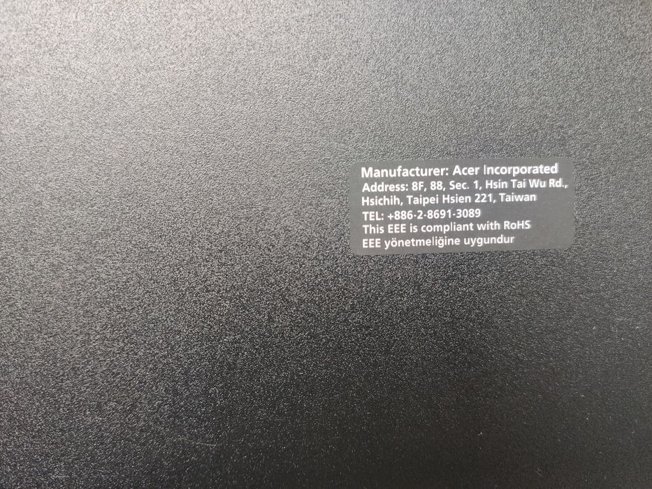 Монитори HP и Acer.