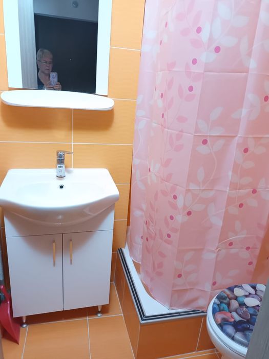 Închiriez apartament