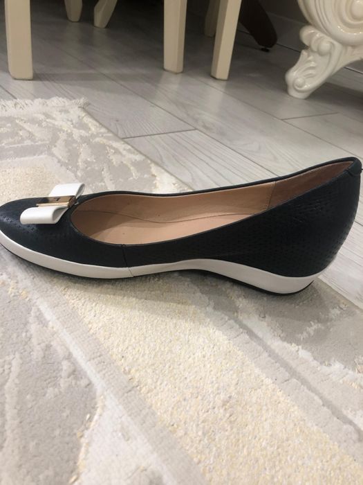 Продаются женские туфли