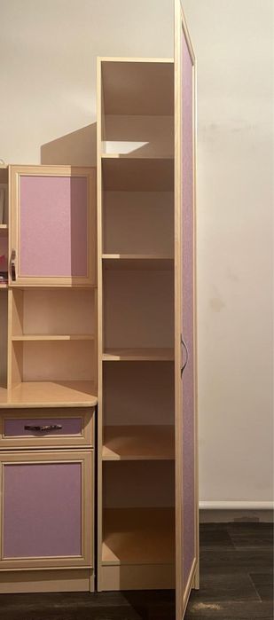 Компьютерный стол со стеллажом