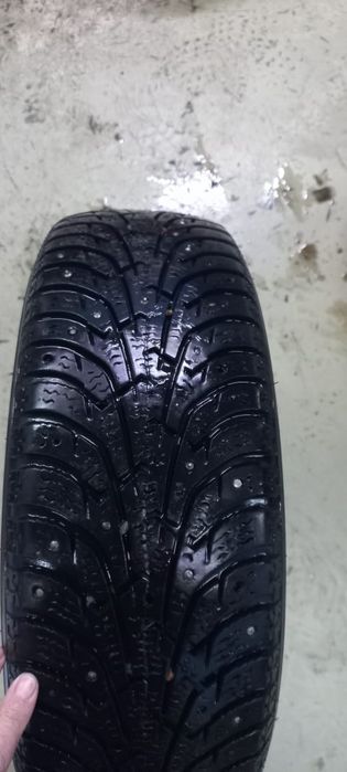 Продам комплект зимней резины R15