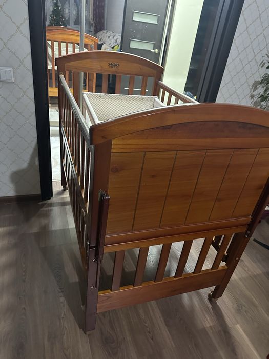 Продам манежку в отличном состояним