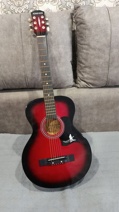 Продам гитару в хорошем состоянии