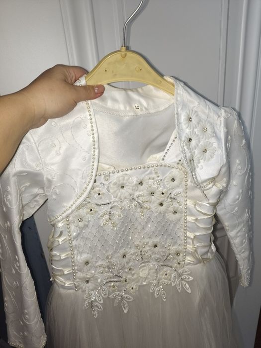 Платье 6-8 лет нарядное