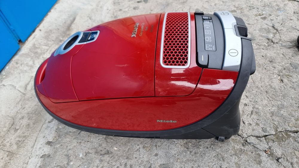 Прахосмукачка-Miele C3