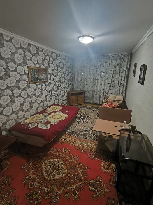 Продам 1,5ку в районе Электротоваров