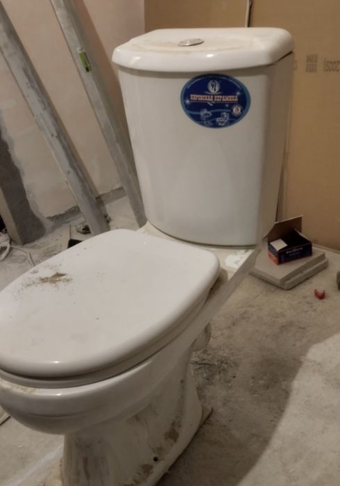 Продам унитаз б/у в Алматы