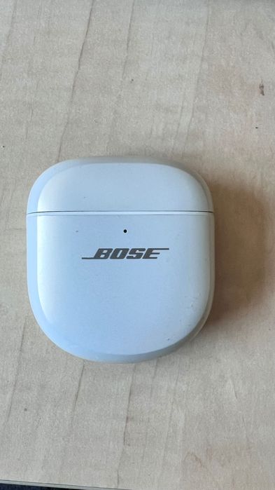 Кутия за безжични слушалки Bose