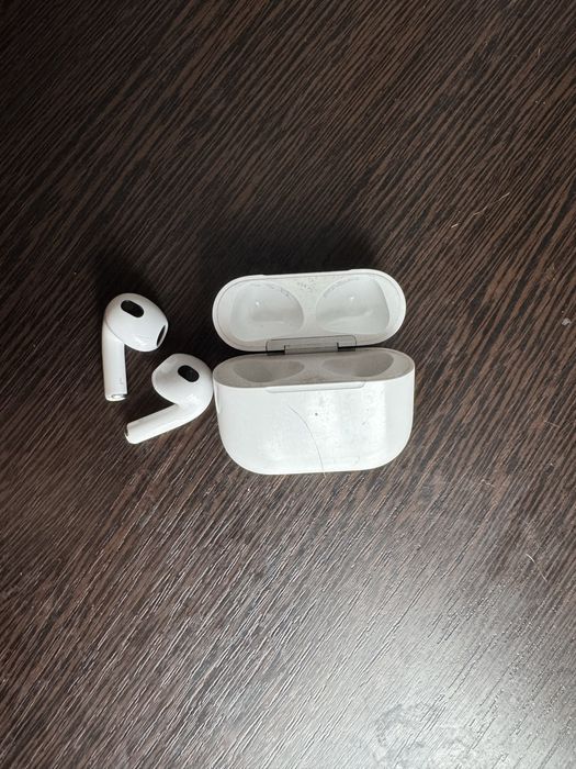 Продам airpods 3