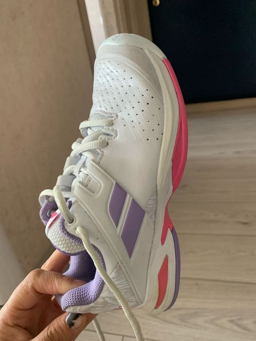 Спец кросовки для большого тенниса