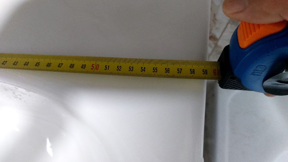 Раковина на ножке