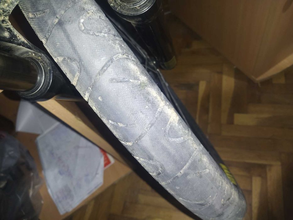 Гуми maxxis hookworm