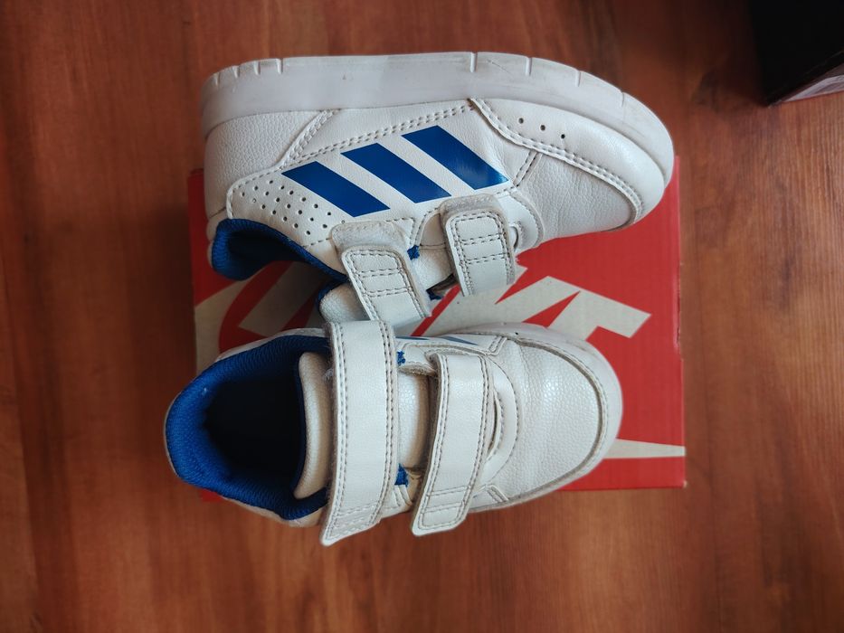 Детски маратонки Adidas номер 25