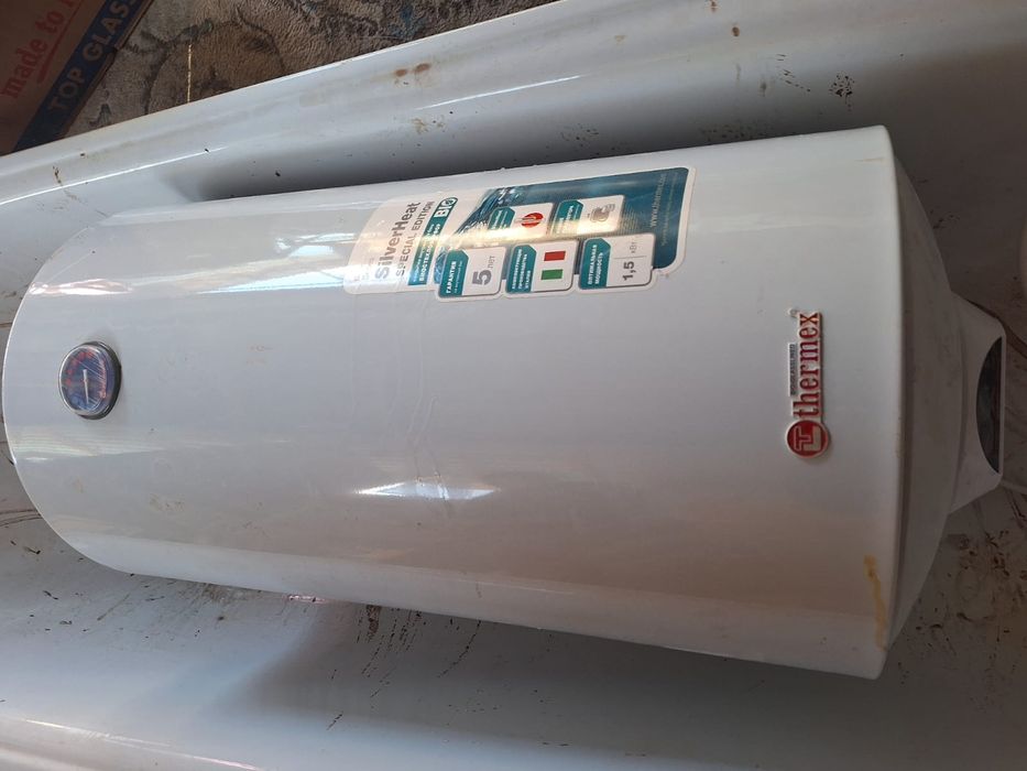 Аристон почти новый 100 л.