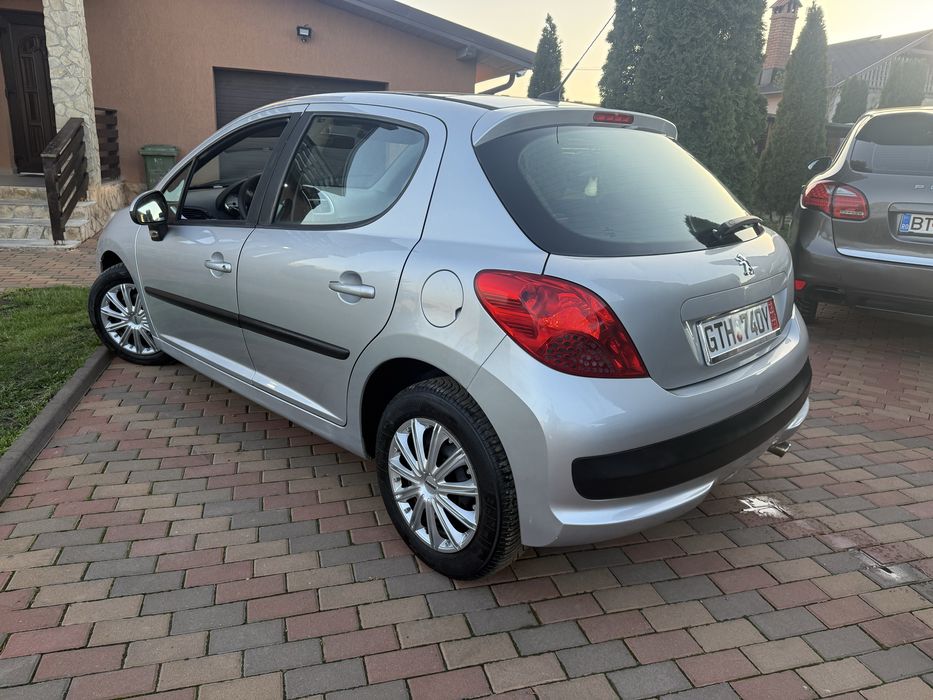 PEUGEOT 207 1.4i* 95cp* 2010* Impecabil!!!