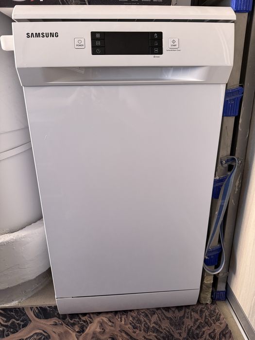 Продам посудомоечную машину