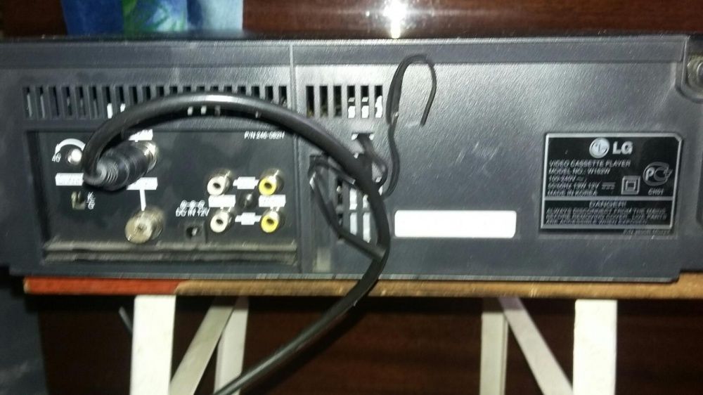 Продам видеомагнитофон LG