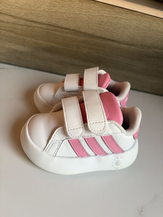 Детски обувки Adidas 19