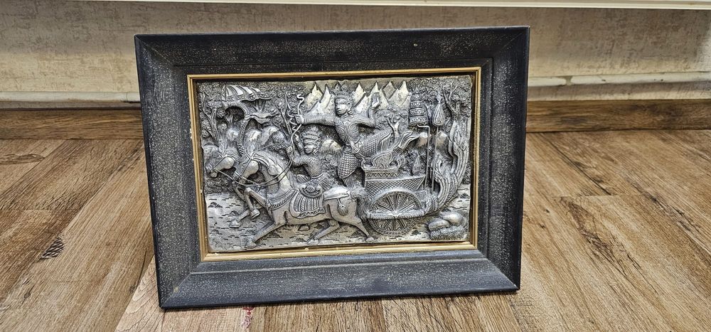 Tablou Basorelief Metalic Thailanda – Scenă Mitologică Ramakien / Ramayana