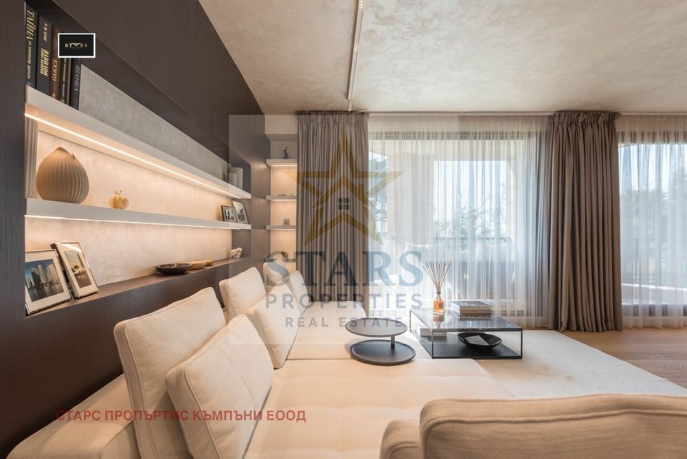 Продажба 3-стаен гр. Варна - к.к. Св.Св. Константин и Елена 138m²