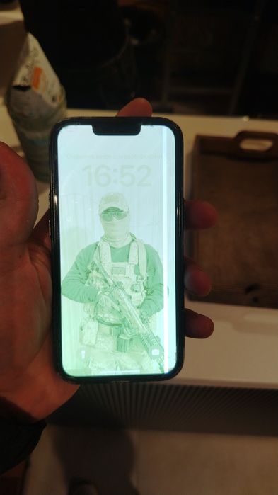 Продам дисплей айфон 13