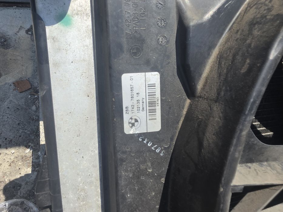 Перка Бмв Е60 Е61 3.0D 2.5D охлаждаща Bmw E60 E61 радиатор
