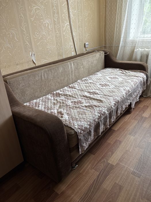 Продам диван и стол
