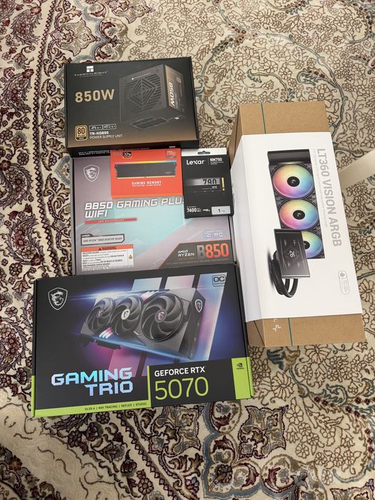 MSI RTX 5070 Gaming TRIO OC + RYZEN 7 7800X3D + 32 GB OZU
