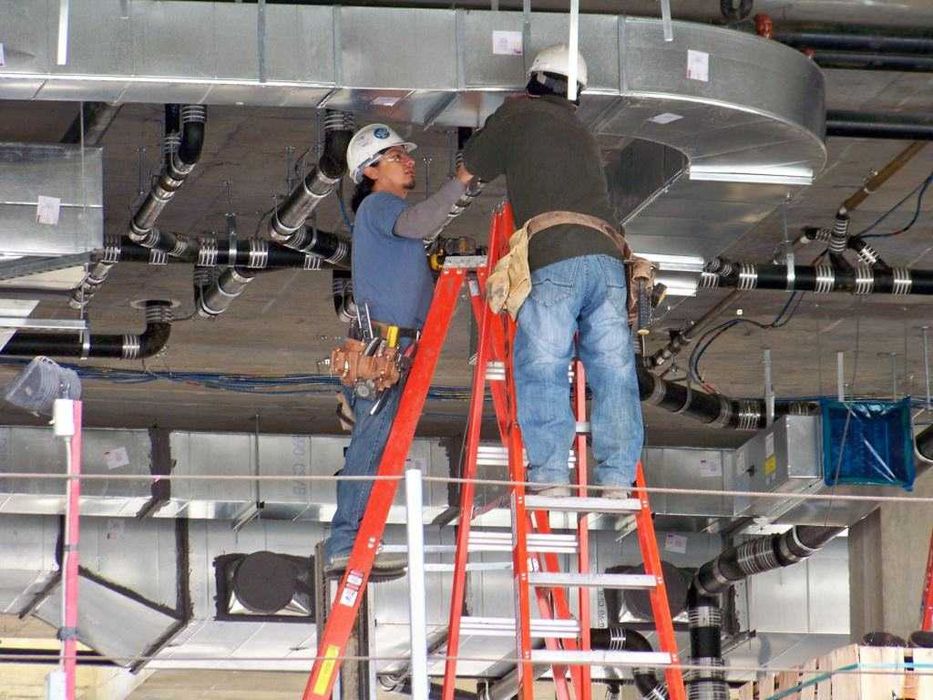 Монтаж воздуховодов, пуска-наладки систем вентиляции.