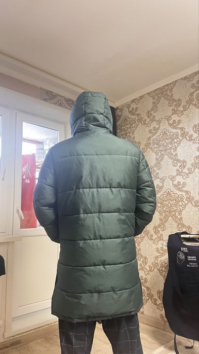 Продам пуховик зимний.