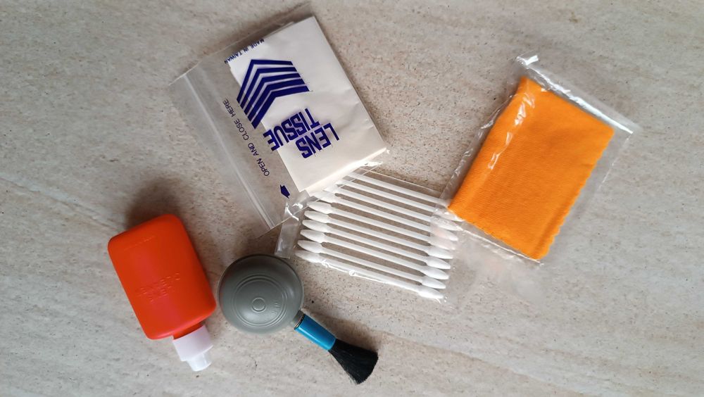 Комплект за почистване на фотоапарат и обективи 5 в 1