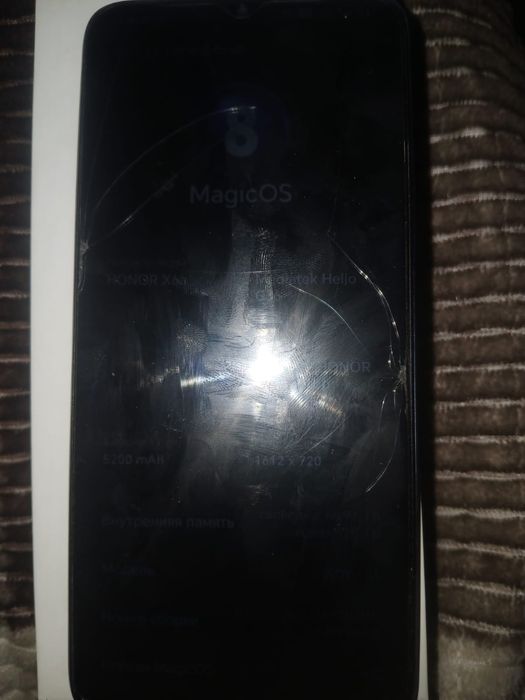 Обменяю телефон Honor x6a