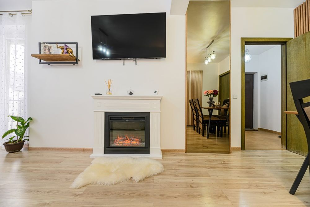 Cazare regim hotelier Brașov, cartierul Tractorul lângă Coresi.