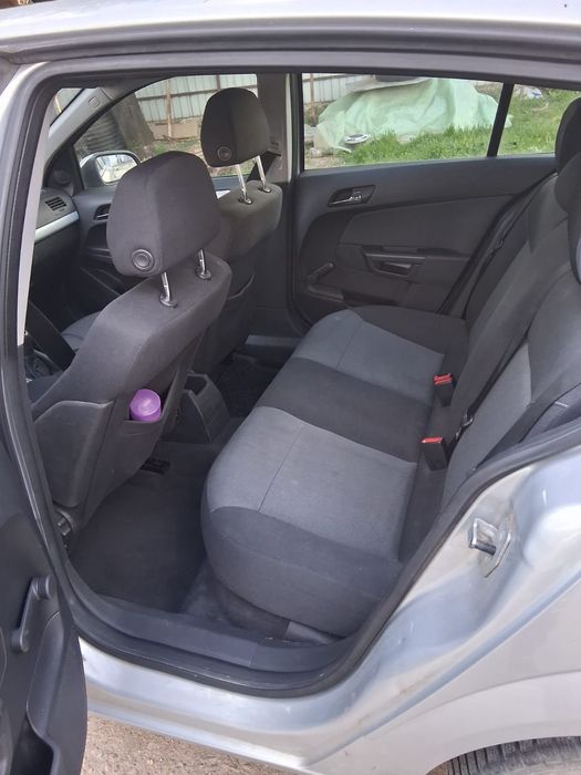 Vând sau schimb Opel Astra h 1.4 benzină  2006