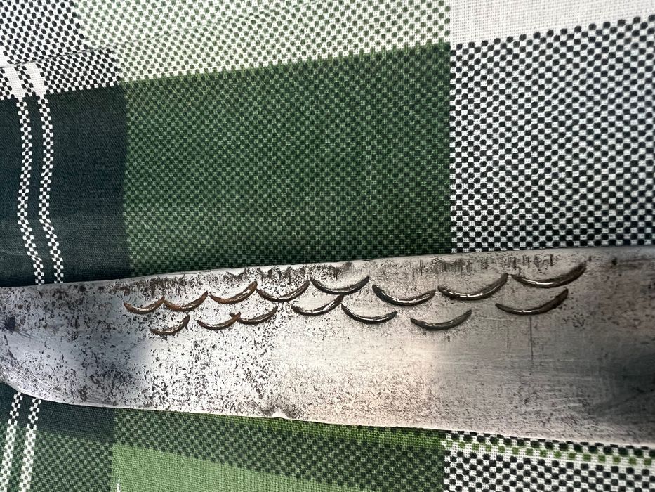 Стоманен нож с костна дръжка