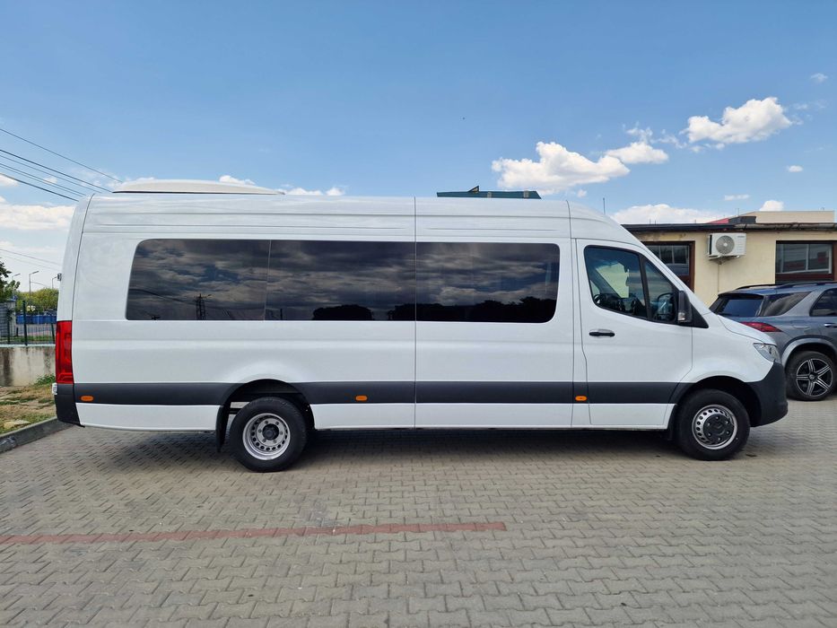 Predare leasing Mercedes Sprinter minibus 20+1 locuri