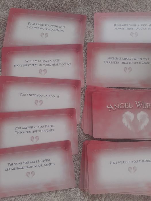 Карти Таро и ангелски карти