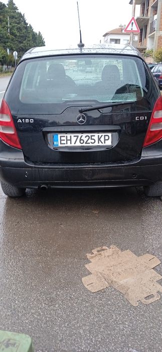 продавам лек автомобил Мерцедес А класа  в добро техническо състояние
