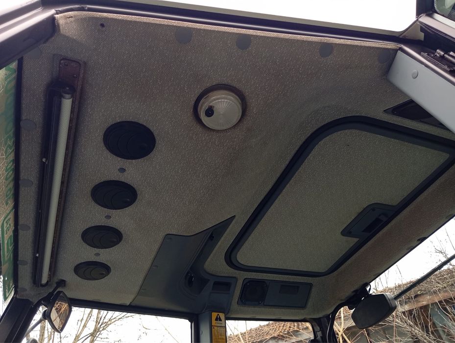 Vand tractor New Holland 8240