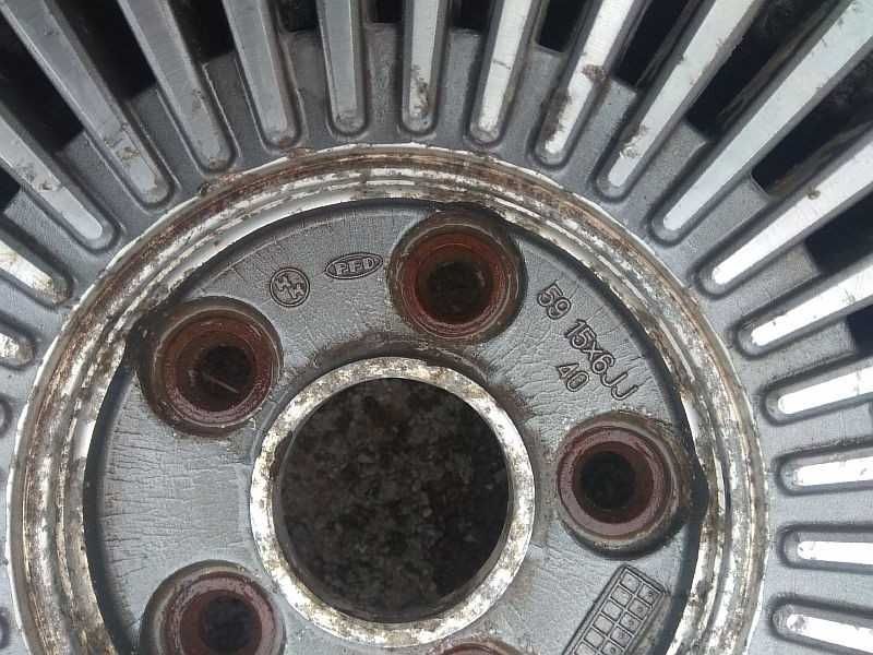 Продам оригинальные легкосплавные диски на автомашину Mazda