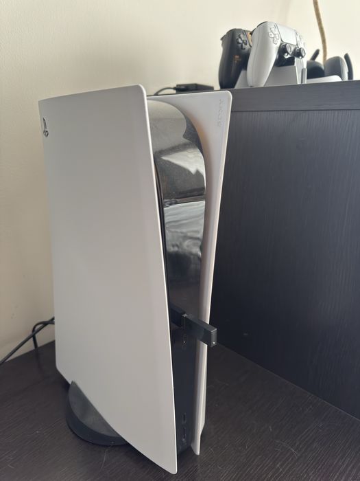 ОФЕРТА!PS5/3 джойстика/Charging Dock/5 Games